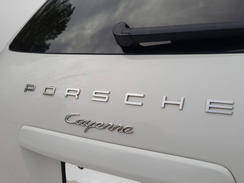 Used 2014 Porsche Cayenne image 31