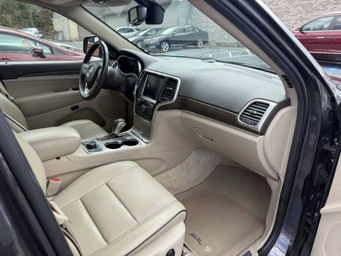 Used 2016 Jeep Grand Cherokee Overland AWD/4WD image 22