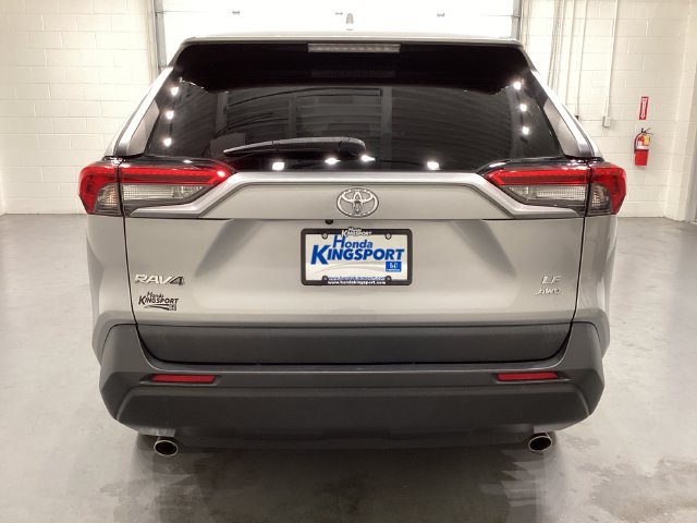 Used 2023 Toyota RAV4 LE AWD/4WD image 6