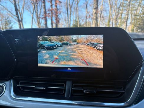 Used 2025 Chevrolet Trax LT image 17