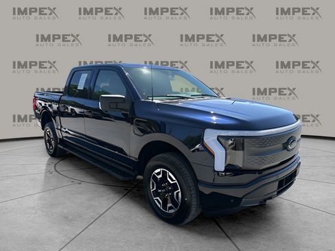 Used 2023 Ford F150 Lightning XLT image 7