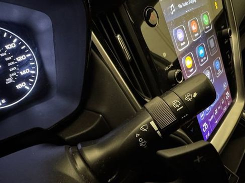 Used 2022 Subaru Outback Premium image 11