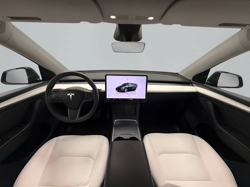 Used 2024 Tesla Model Y Long Range AWD/4WD image 14