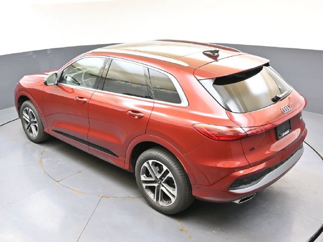 Used 2025 Audi Q5 Premium Plus w/ Premium Plus AWD/4WD image 38