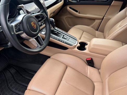Used 2021 Porsche Macan Base image 11