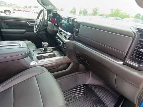 Used 2022 Chevrolet Silverado 1500 LTZ AWD/4WD image 13