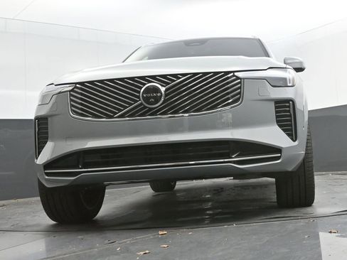 New 2026 Volvo XC90 B6 Plus w/ Protection Package Premier AWD/4WD image 37