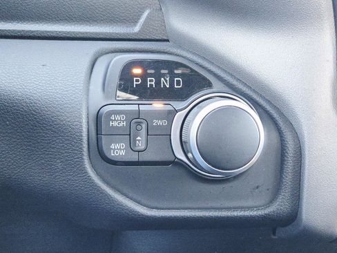 Used 2024 RAM 2500 Big Horn w/ Bed Utility Group image 33