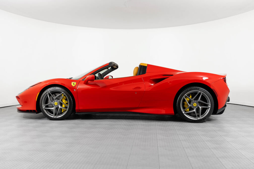Used 2022 Ferrari F8 Tributo RWD image 3