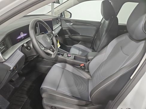 New 2026 Volkswagen Tiguan SE AWD/4WD image 9