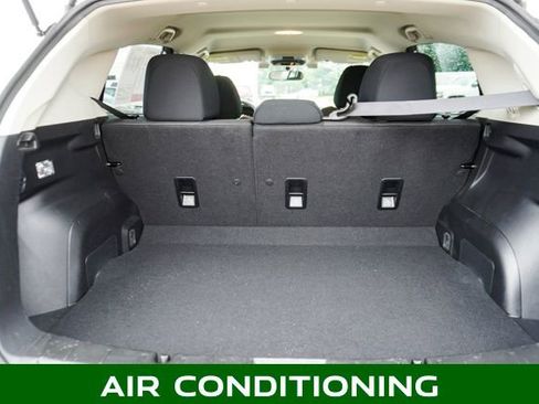 Used 2023 Subaru Crosstrek 2.0i image 5