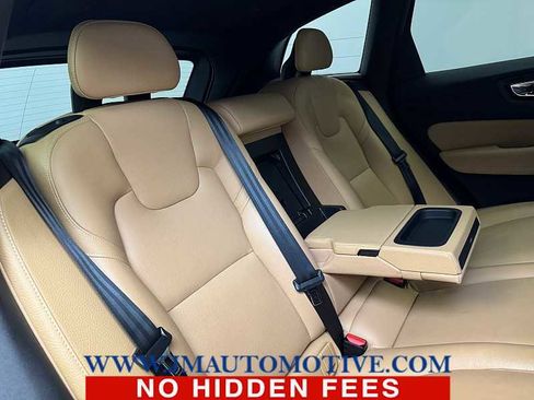 Used 2019 Volvo XC60 T5 Inscription w/ Protection Package image 19