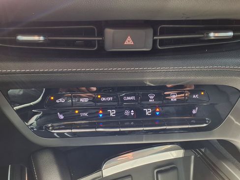 Used 2023 Buick Envision Essence w/ Sport Touring Package FWD image 9