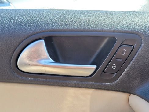 Used 2017 Volkswagen Tiguan Wolfsburg Edition FWD image 28