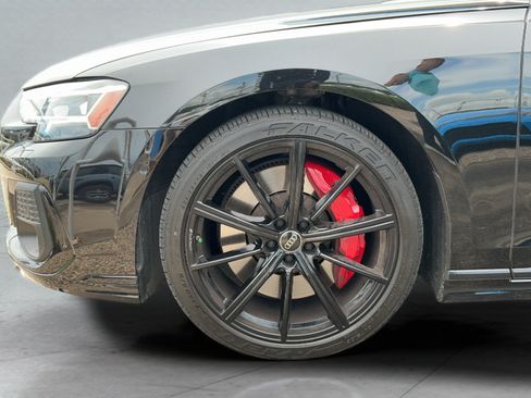 Used 2024 Audi S8 AWD/4WD image 24