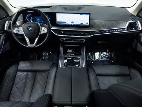 Used 2024 BMW X7 xDrive40i image 21