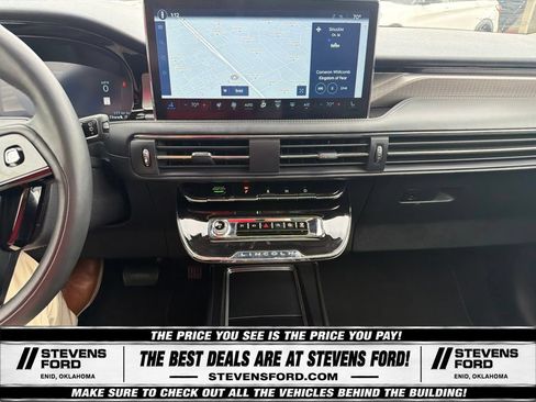 Used 2025 Lincoln Corsair Reserve w/ Equipment Group 202A AWD/4WD image 30