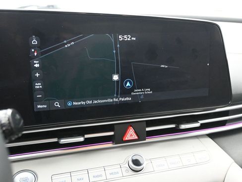 Used 2024 Hyundai Elantra Limited image 22