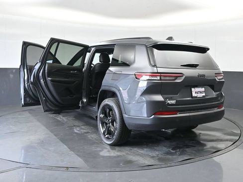 Used 2025 Jeep Grand Cherokee L Altitude AWD/4WD image 39