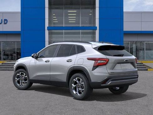 New 2026 Chevrolet Trax LT image 3