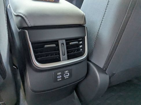Used 2025 Subaru Outback Premium AWD/4WD image 14