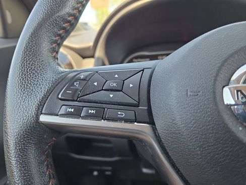 Used 2020 Nissan Kicks SR w/ SR Premium Package FWD image 18