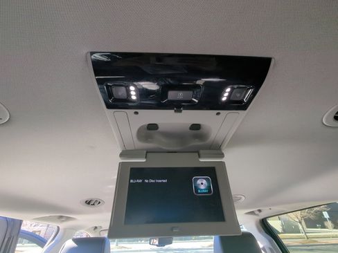 Used 2016 Chevrolet Suburban LTZ image 26