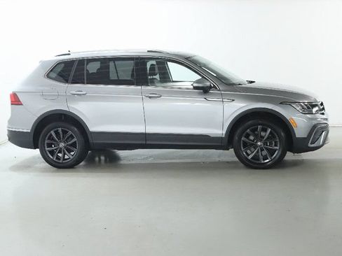 Certified 2022 Volkswagen Tiguan SE AWD/4WD image 11