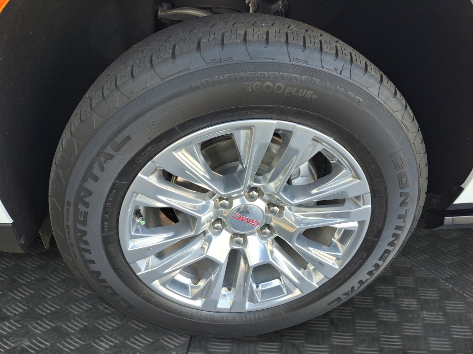 Used 2023 GMC Yukon XL Denali w/ Advanced Technology Package AWD/4WD image 21