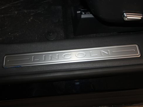 New 2026 Lincoln Nautilus Premier image 6