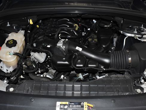 Used 2023 Jeep Grand Cherokee Limited AWD/4WD image 11