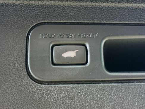 Used 2023 Honda Pilot TrailSport image 31