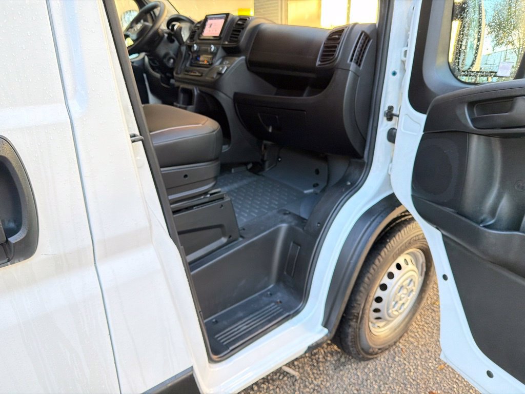 Used 2025 RAM ProMaster 2500 w/ Convenience Group FWD image 25