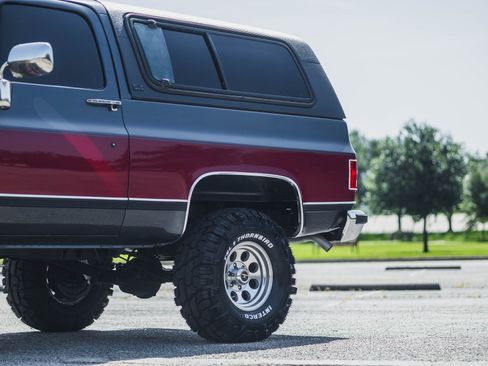 Used 1990 GMC Jimmy 4WD 6.0L LS Engine - Custom Bu image 4