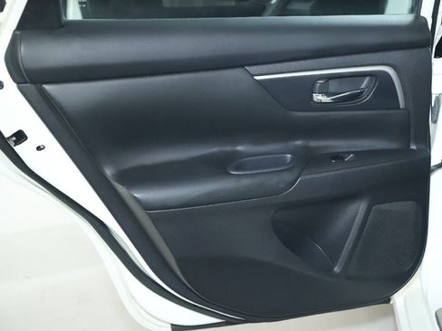 Used 2016 Nissan Altima 3.5 SR image 10