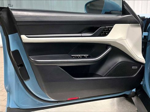 Used 2021 Porsche Taycan 4S w/ Premium Package image 25