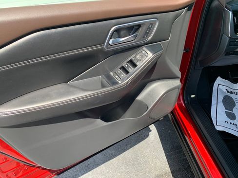 Used 2021 Nissan Rogue SL w/ Premium Package FWD image 18