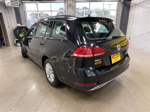 Used 2019 Volkswagen Golf S image 3