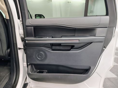 Used 2024 Ford Expedition Max XLT image 33