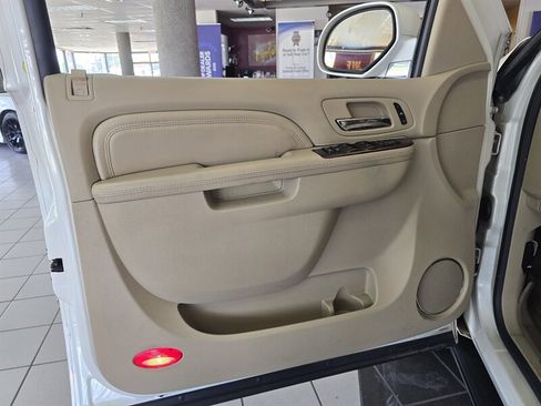 Used 2010 Cadillac Escalade ESV Premium AWD/4WD image 7
