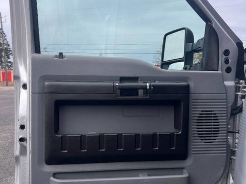 Used 2016 Ford F250 XL w/ Power Equipment Group image 12