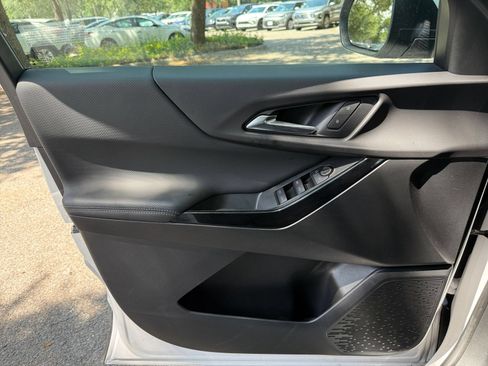 Used 2025 Chevrolet Equinox LT FWD image 18