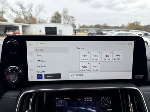 Used 2024 Lexus LX 600 F Sport image 19