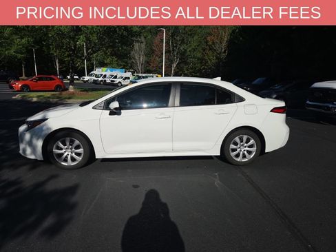 Used 2022 Toyota Corolla LE FWD image 4