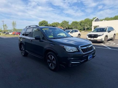 Used 2017 Subaru Forester 2.5i Premium AWD/4WD image 3