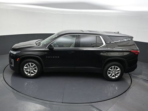 Used 2022 Chevrolet Traverse LS FWD image 14