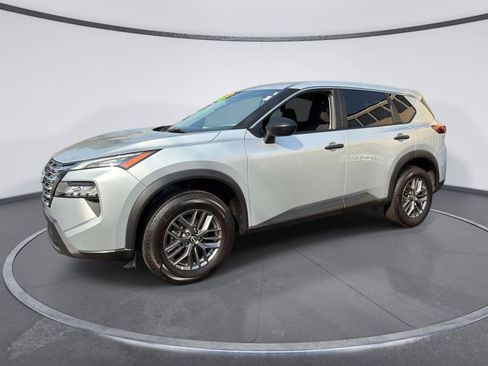 Used 2024 Nissan Rogue S AWD/4WD image 1