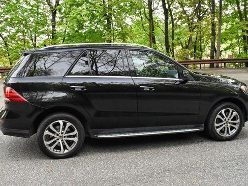 Used 2019 Mercedes-Benz GLE 400 4MATIC image 9