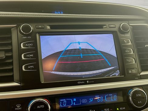 Used 2014 Toyota Highlander XLE AWD/4WD image 22