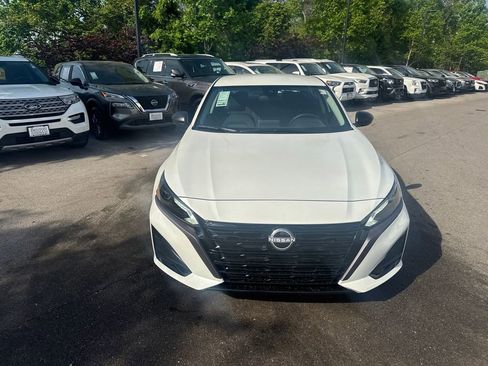 New 2026 Nissan Altima 2.5 SV FWD image 9